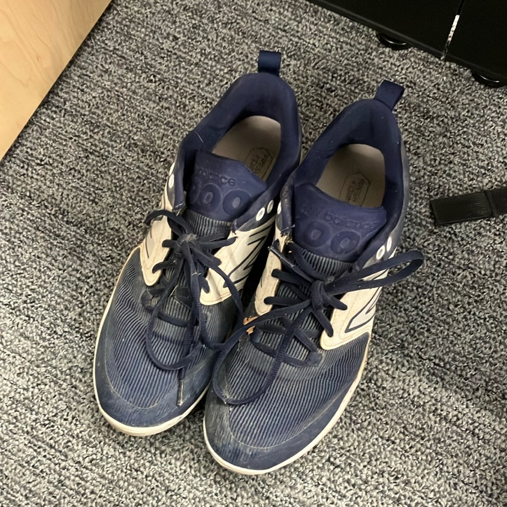 New Balance Men's Blue Athletic Shoes Cleats Size 9.5